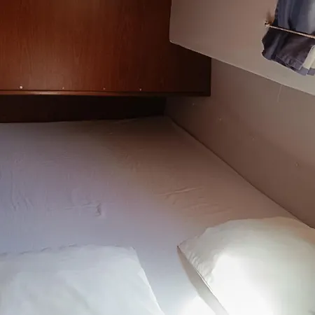 Insolite Sur Un Bateau à Quai - 8 Pers. - Api-1-46-37 Botel Cognac