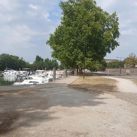 Sejour Insolite Sur Un Bateau A Quai - 8 Pers. Cognac