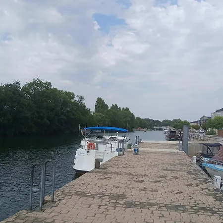 Botel Sejour Insolite Sur Un Bateau A Quai - 8 Pers.